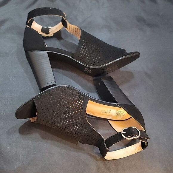 BRAND NEW FOREVER T-STRAP BLOCK-HEEL OPEN TOE BOOTIE - Picture 12 of 15